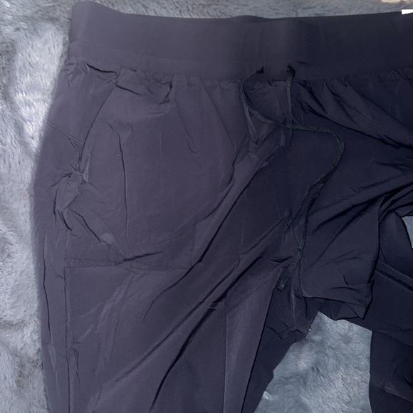 New Nike Bliss Luxe Pants lightweight layer stretches Mid Rise 7/8 Length 2X NWT - Picture 6 of 13